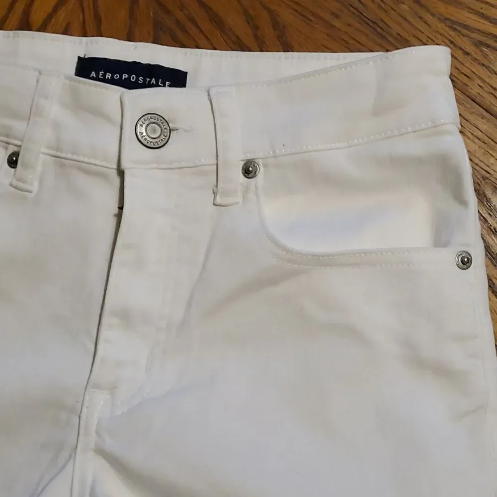 Aeropostale White High rise Midi Shorts Size 4